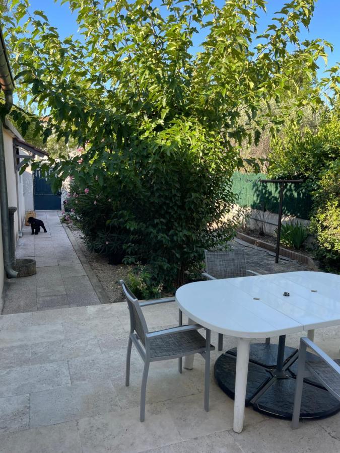 Petite Maison Pres Du Centre LʼIsle-sur-la-Sorgue Exteriér fotografie